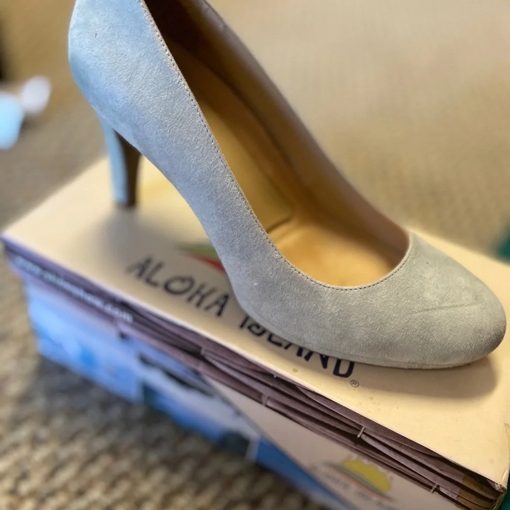 Shoes - Picture 3 of 6